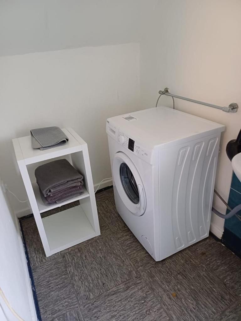 Dachgeschosswohnung In Poll * Cologne