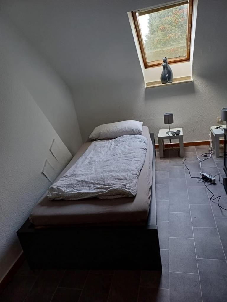 Dachgeschosswohnung In Poll Apartment Cologne